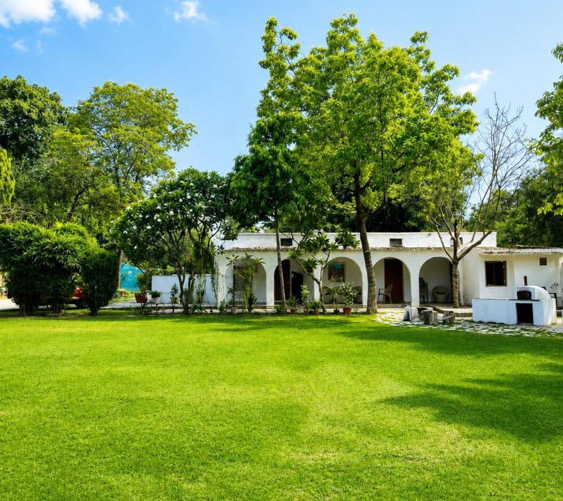 South West House | 5 Minutes from Airport- Farmify - Peaceful Village Farmstay