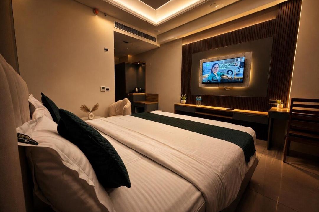 Auli Apartment | Cozycostays Netflix & Chill