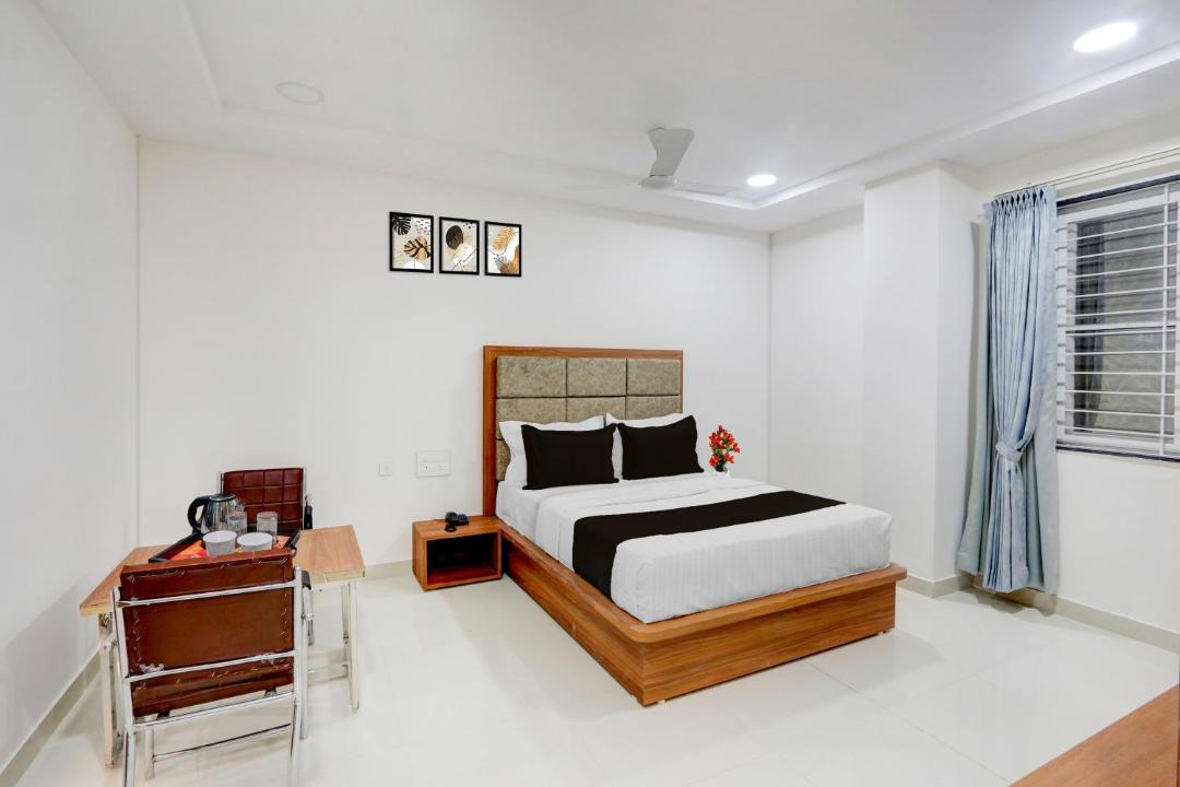 Warangal Hotel | Townhouse Oak Public Garden Hanamkonda Formerly Vishnu Grand