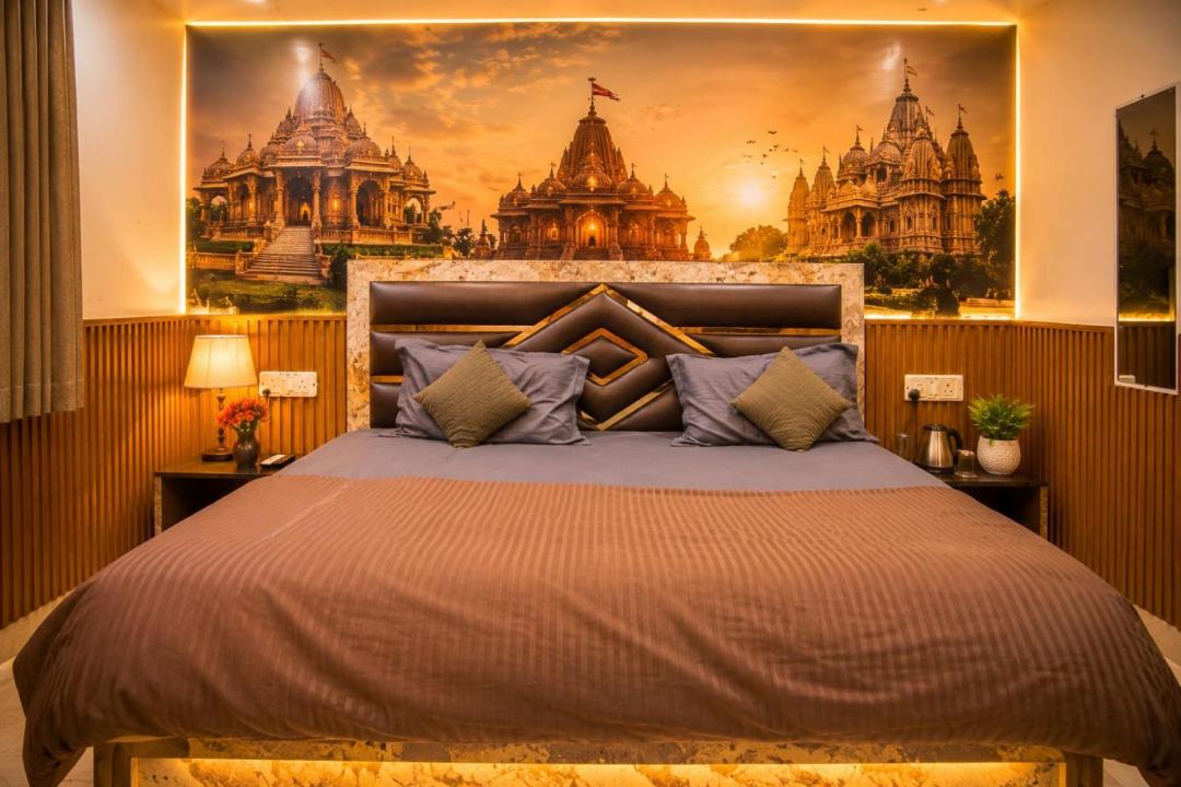 Ayodhya Hotel | Anjaneya Dham Homestay Front Of Hanuman Garhi walking Distance Of Shree Ram Mandir