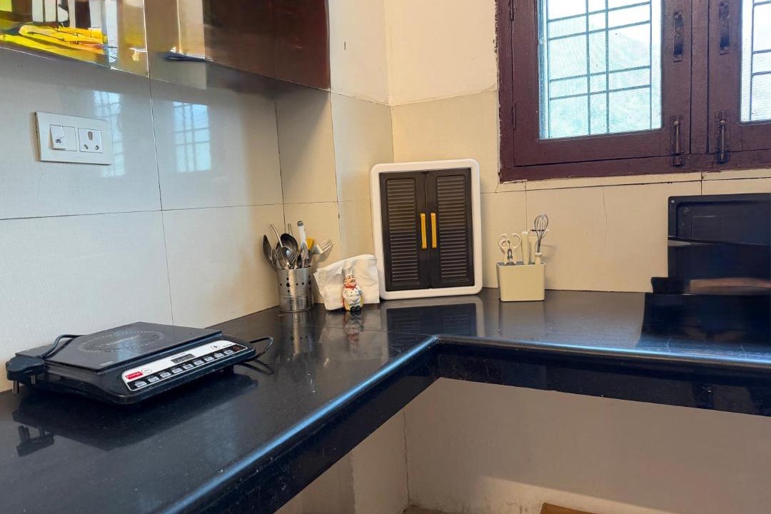 Shivpuri Apartment | Peacenest stays 3bhk, fully furnished