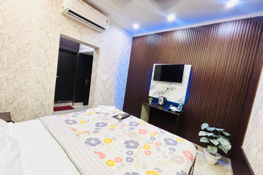 Jangpura Hotel | Hotel Jerry Residency - Nizamuddin Railway Station