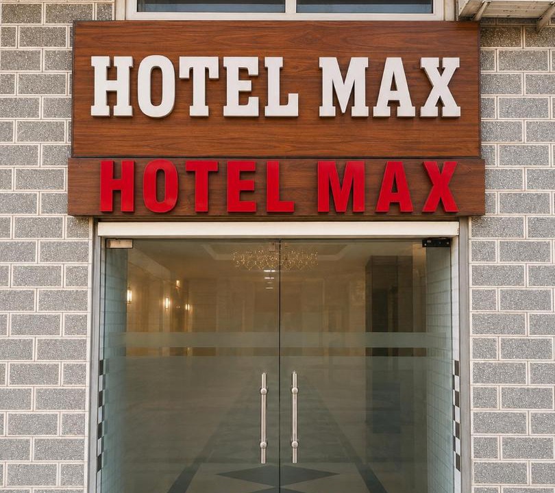 Jalandhar Hotel | HOTEL MAX - In Budget & Comfortable Rooms - For Corporates, Couples, Families Near HMV, DAV, Grain Market, Workshop Chowk