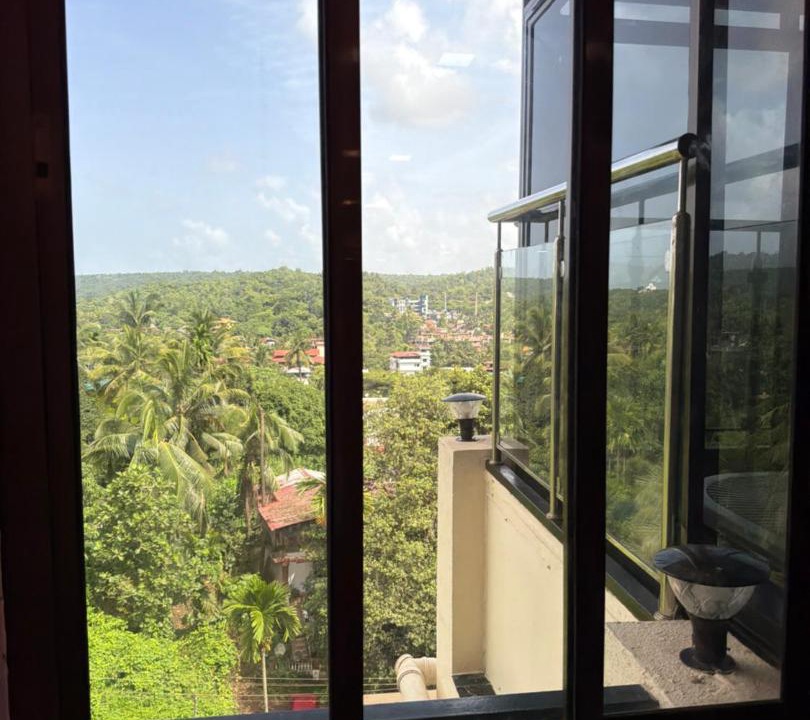 Ponda Apartment | Luxurious big Room with jacuzi