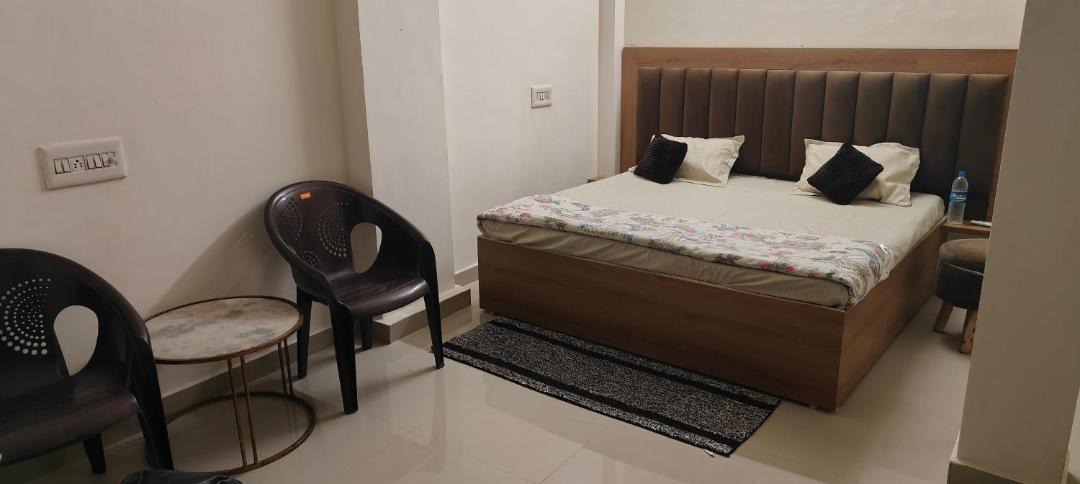 Jhansi House | Geeta sadan home stay
