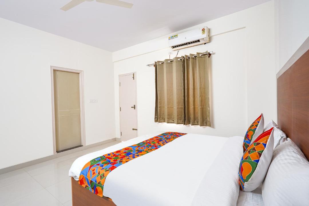 Whitefield Hotel | FabHotel Athiti Residency- Marathahalli