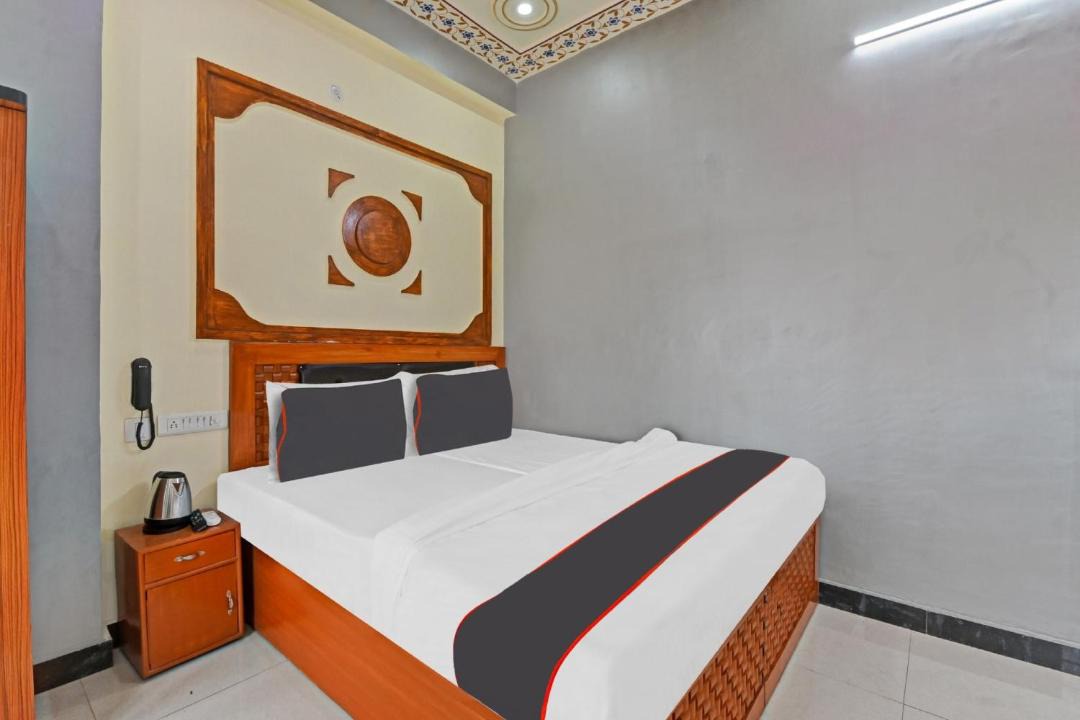 Amer Fort Road Hotel | Hotel Imperial Palace