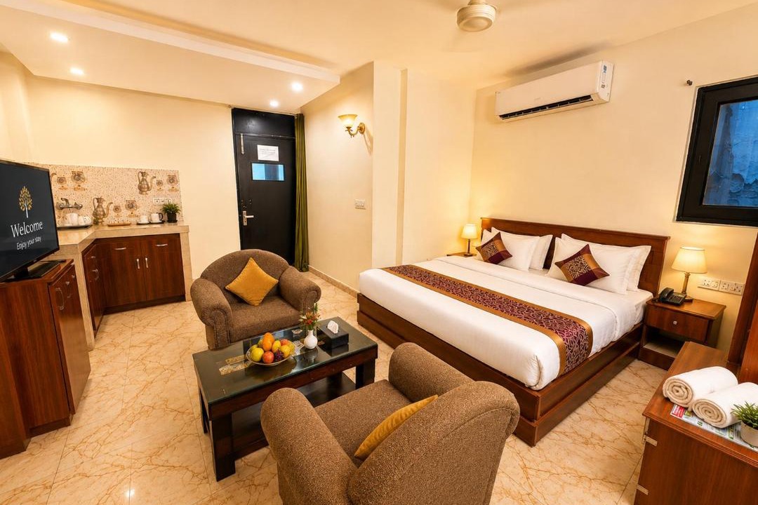 Hauz Khas Village Hotel | Kasa Stay Hauz Khas