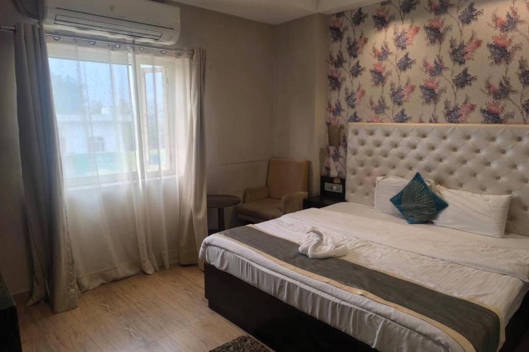 Raebareli Hotel | Hotel golden deep
