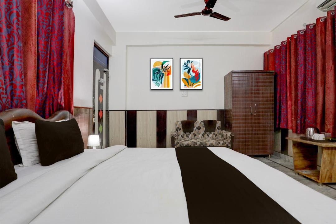 Varanasi Hotel | OYO Collection O Gautameshver Mahadev Temple Formerly Pushp Vatika