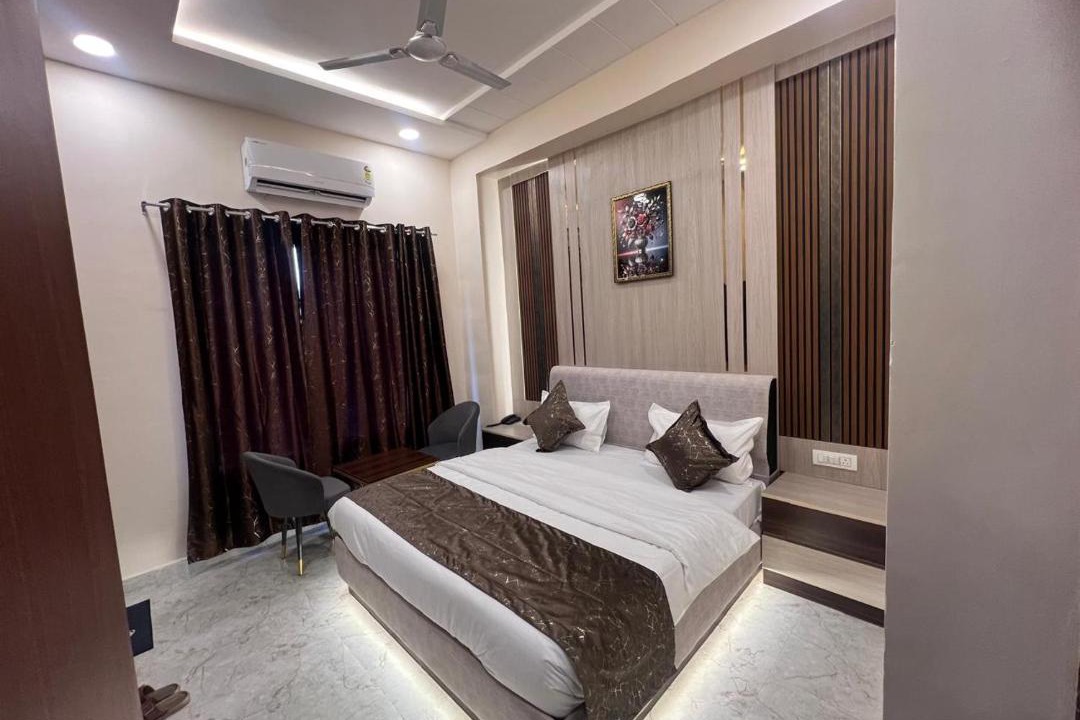 Hasanpur Hotel | Hotel Highway Retreat