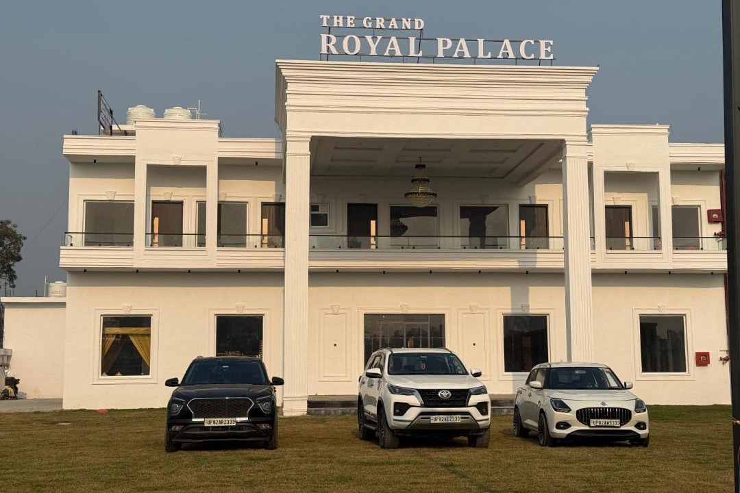 Jalesar House | The grand royal palace