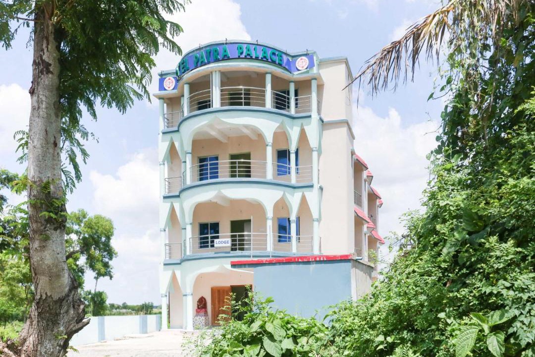 Garoi Hotel | SPOT ON Patra Palace
