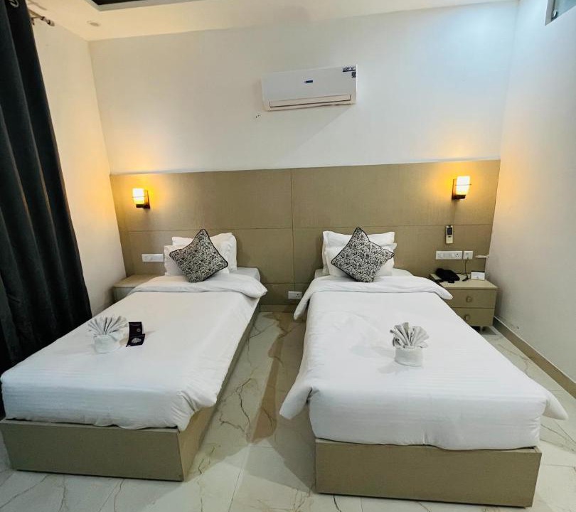 Sidhpur Hotel | Click Collection The Abode Dharamshala