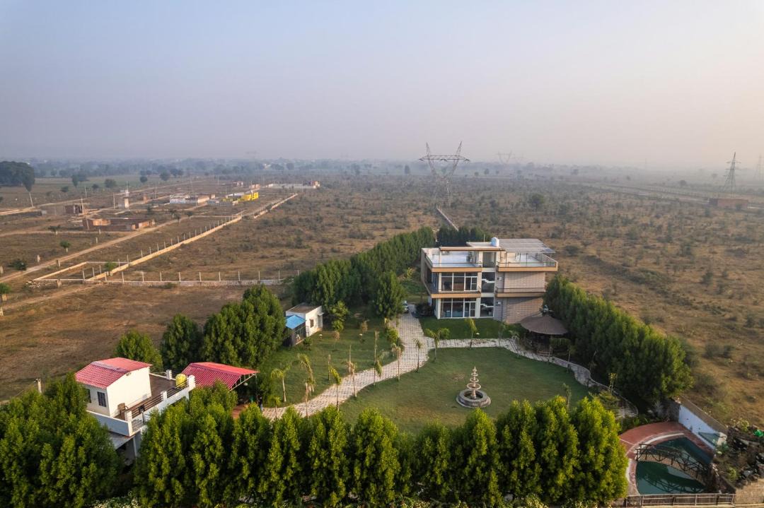 Sanganer Villa | ELIVAAS Signature Echoes by the Aravalli Pet-friendly 5-BHK Villa With Private Pool