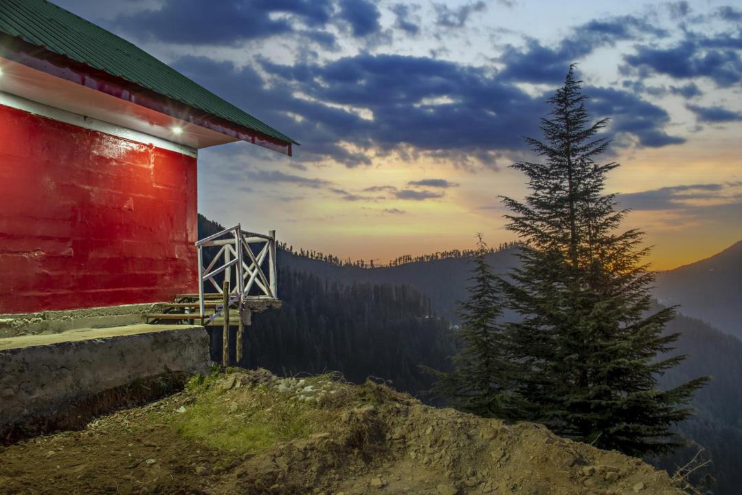 Kumharsain Hotel | Nesta Narkanda Cottage, Rooms and Guided Treks