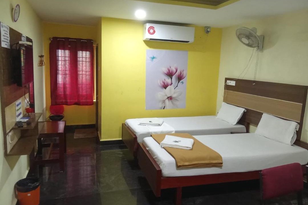 Mahabalipuram Beach Hotel | Sri Murugan Beach Paradise Hotel