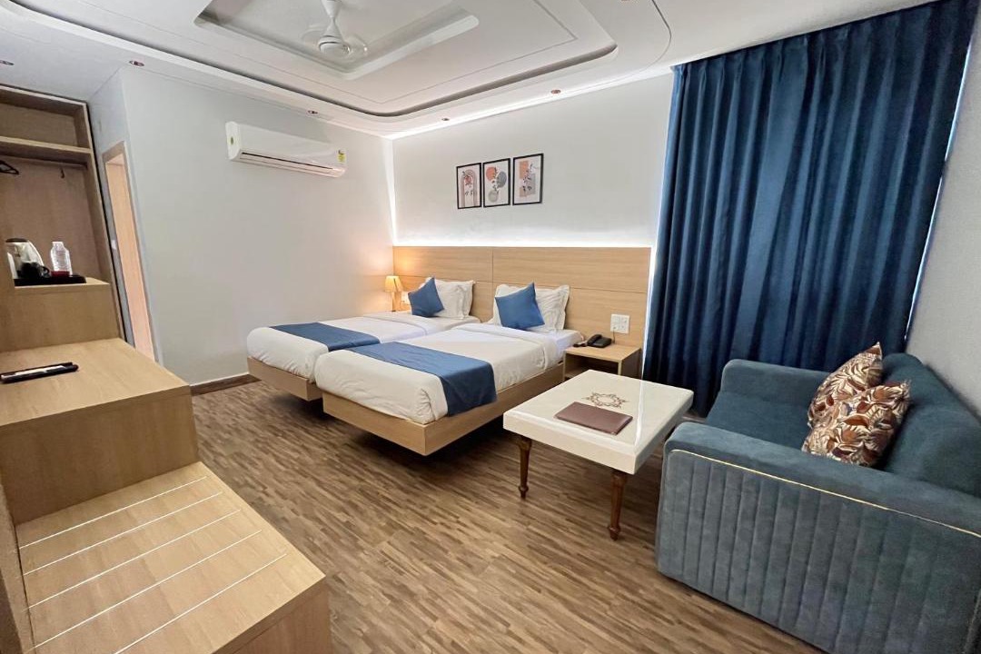 Karol Bagh Hotel | Hotel Paras