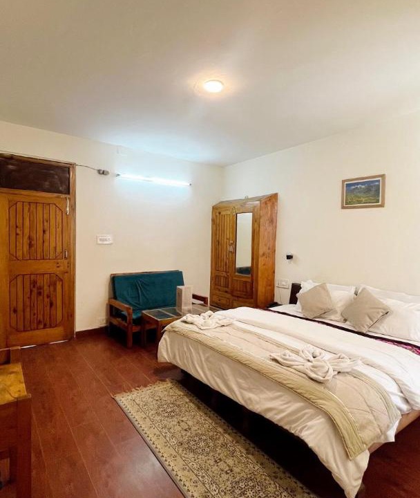 New Manali Hotel | Tourist Hotel 10 minutes walking distance from the mall
