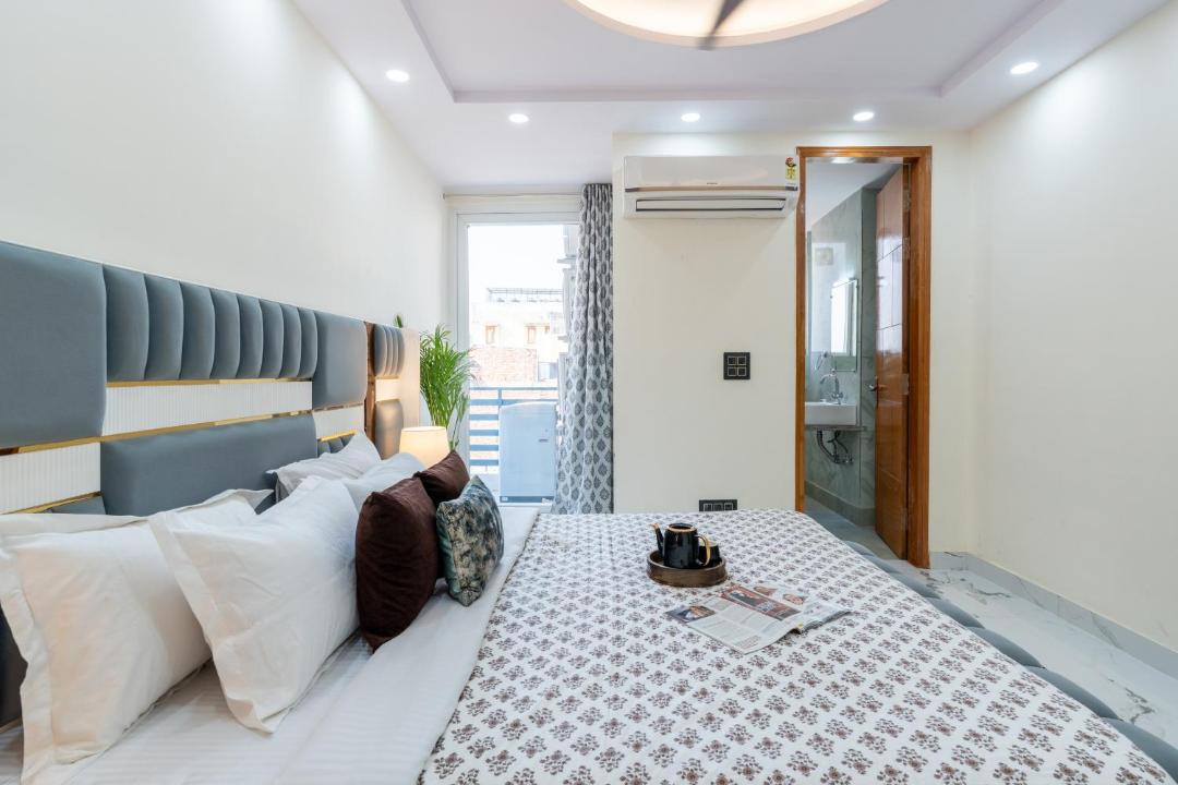 Dariyaganj Apartment | Homlee-Classic 4BHK Flat Central DEL-Lift-Parking