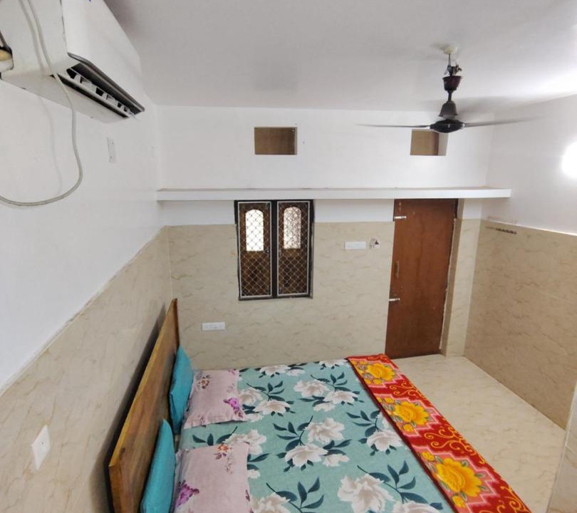 Puri House | Gourinandan lodge 300m from sea beach 1km from railway station