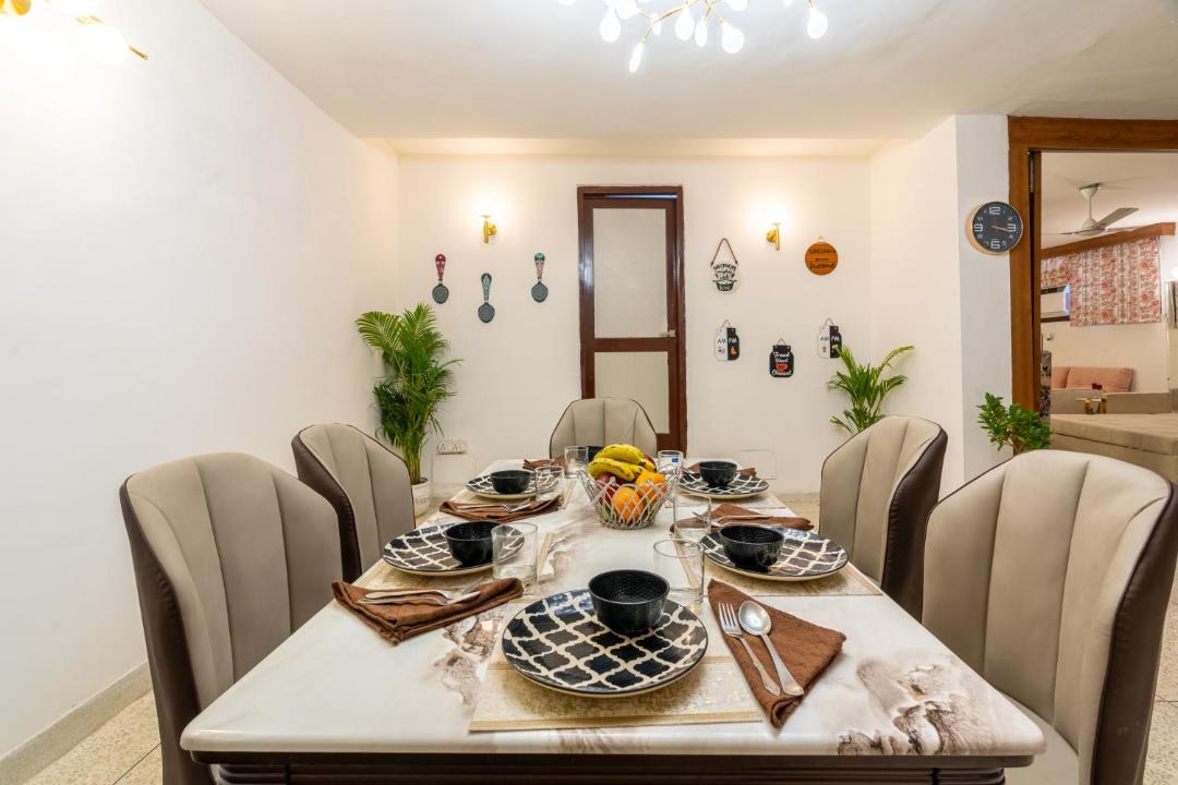 New Friends Colony Apartment | Homlee-Excellency Large 4BHK-South Delhi- NFC