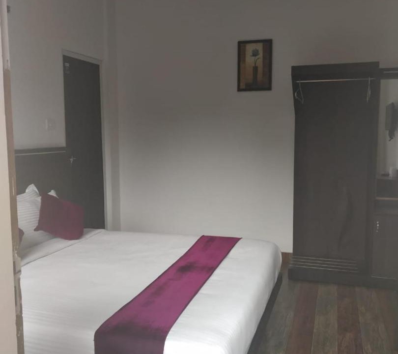 Munnar Bed & Breakfast | Landy Queen