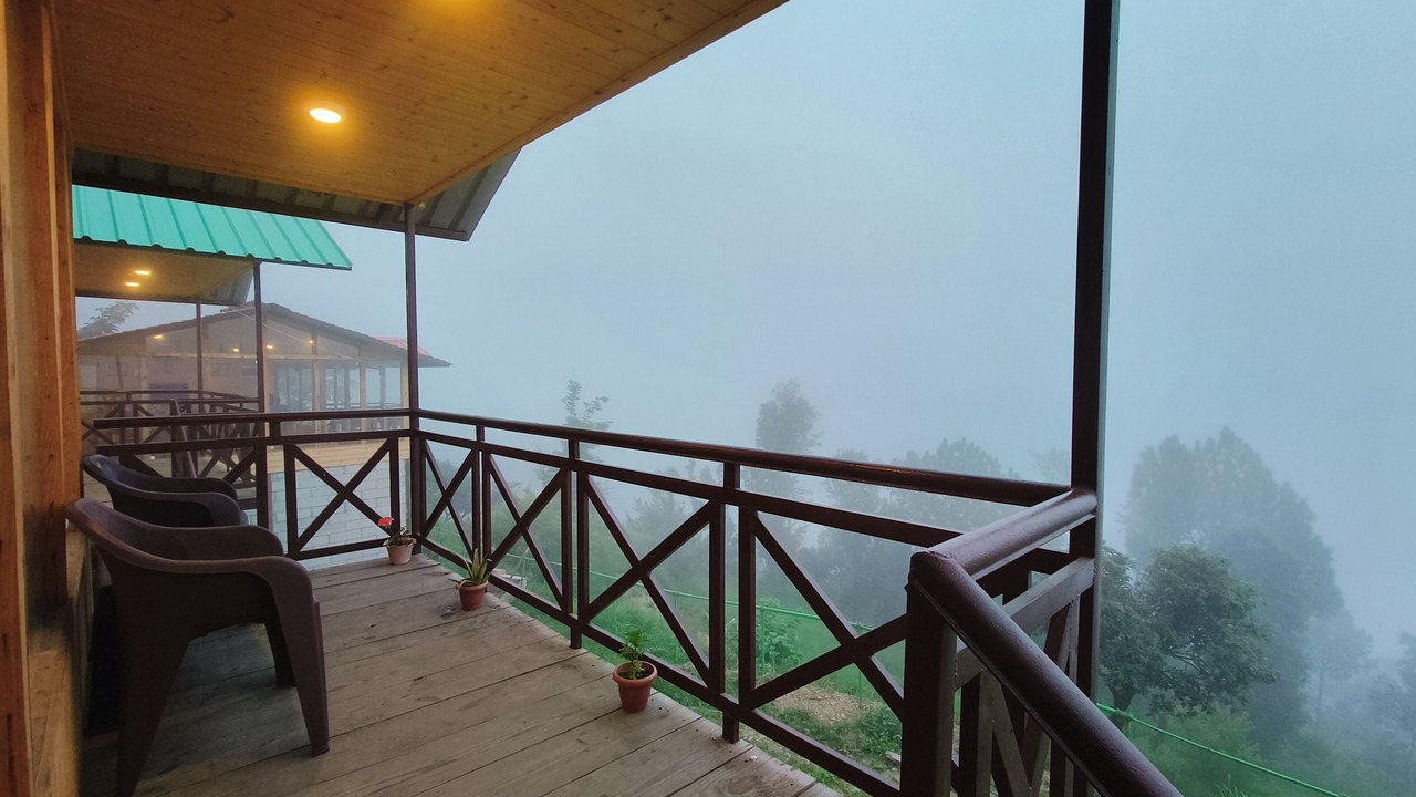 Photo of Patio Balcony in Naina Range