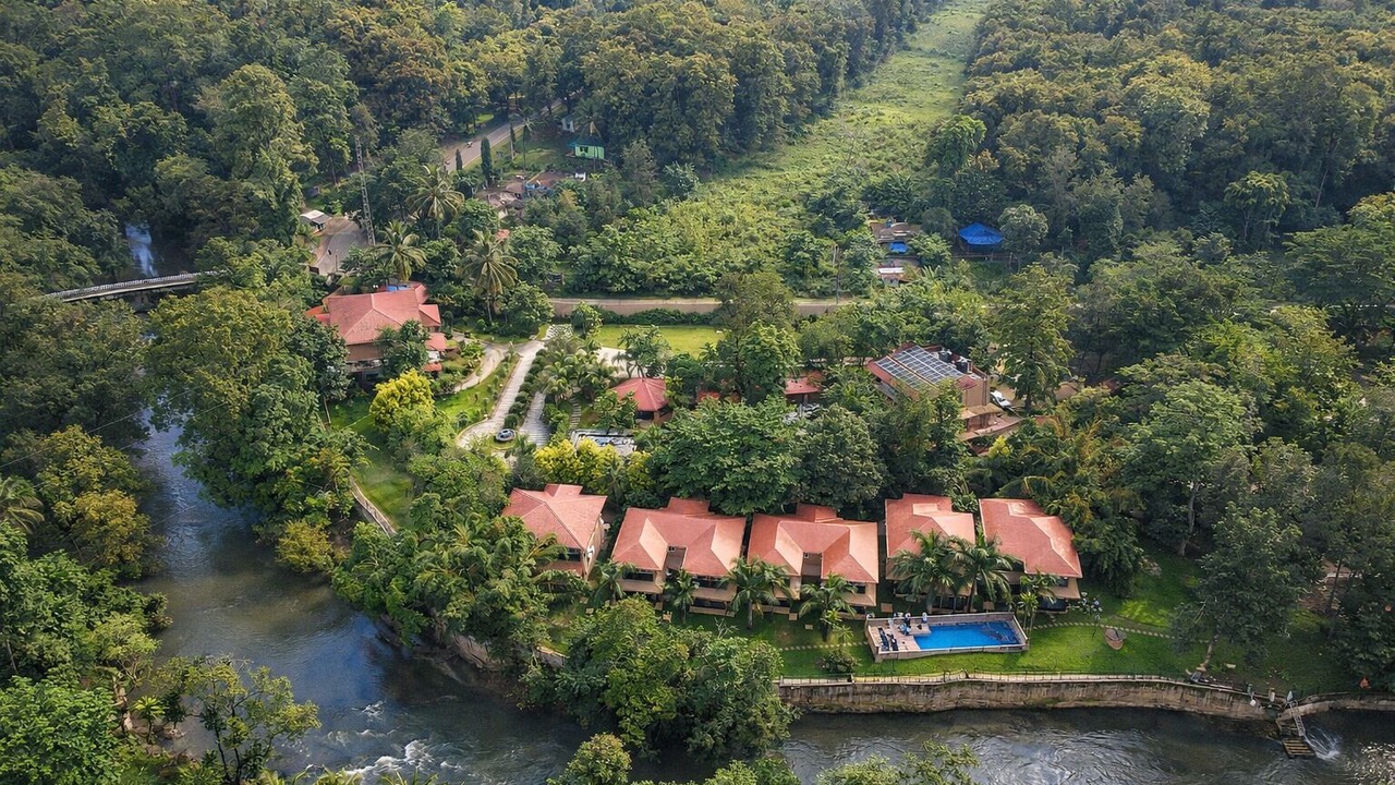 Photo of Outdoor in Bavali
