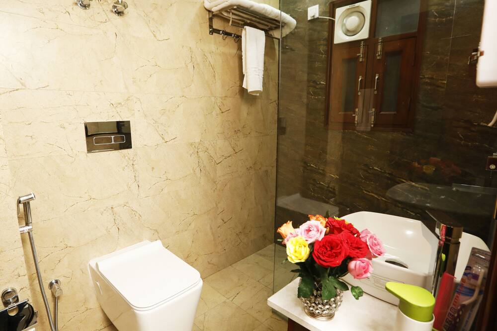 Photo of Bathroom in Dariyaganj