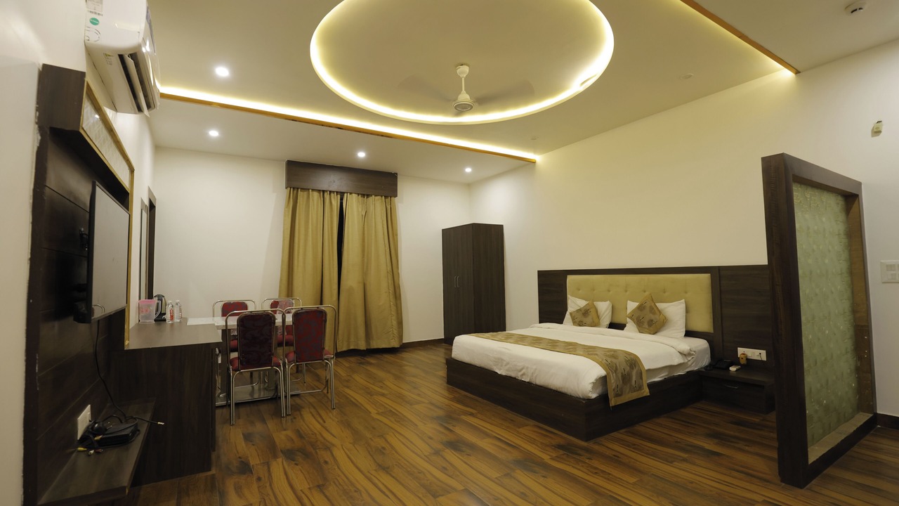 Photo of Bedroom in Taj Ganj