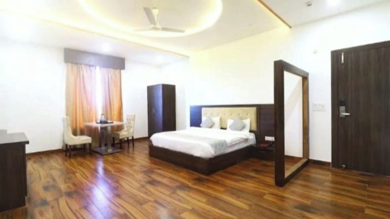 Photo of Bedroom in Taj Ganj
