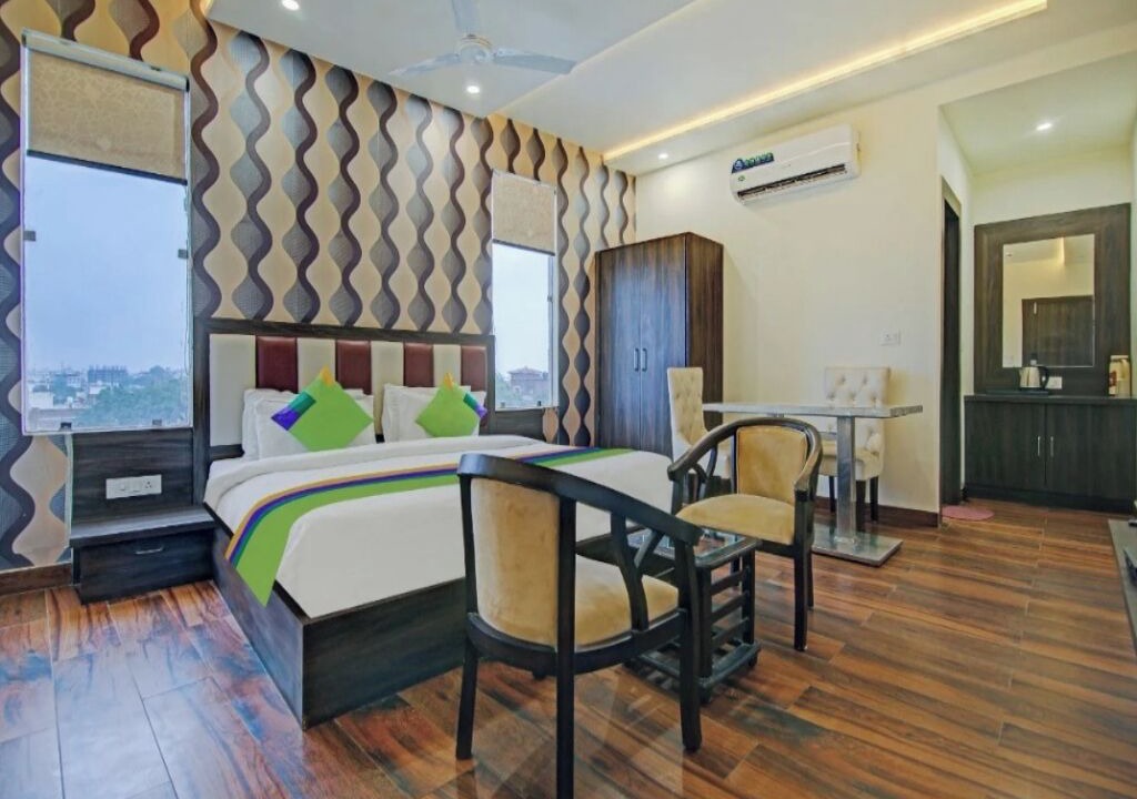 Photo of Bedroom in Taj Ganj