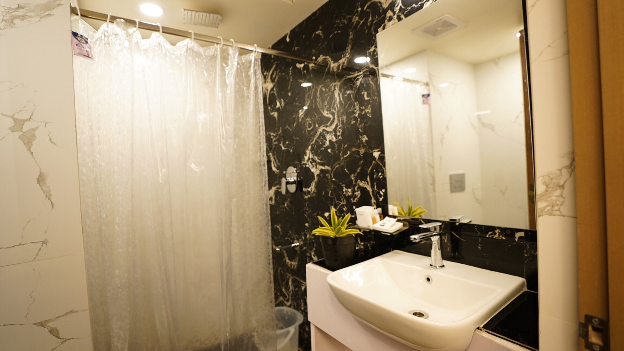 Photo of Bathroom in Thoraipakkam