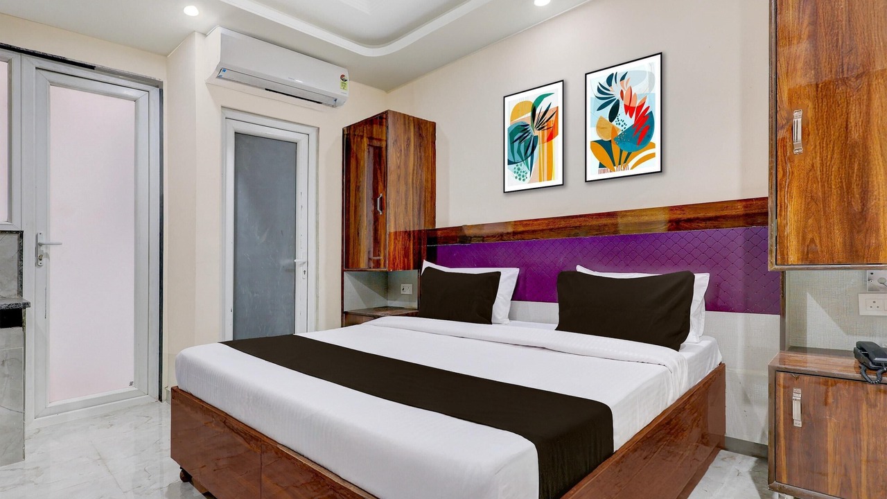 Photo of Bedroom in DLF Phase 3