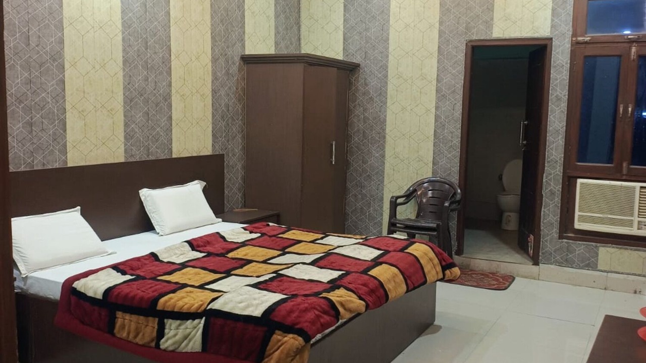 Photo of Bedroom in Mainpuri
