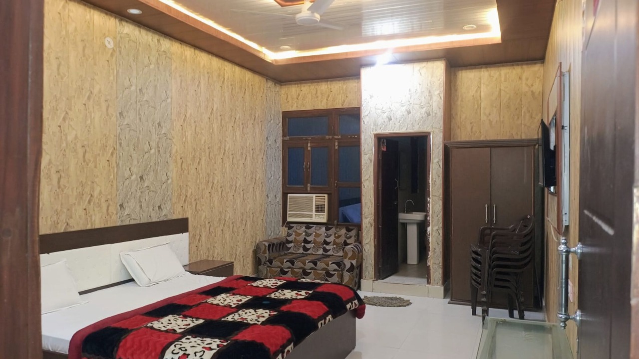 Photo of Bedroom in Mainpuri