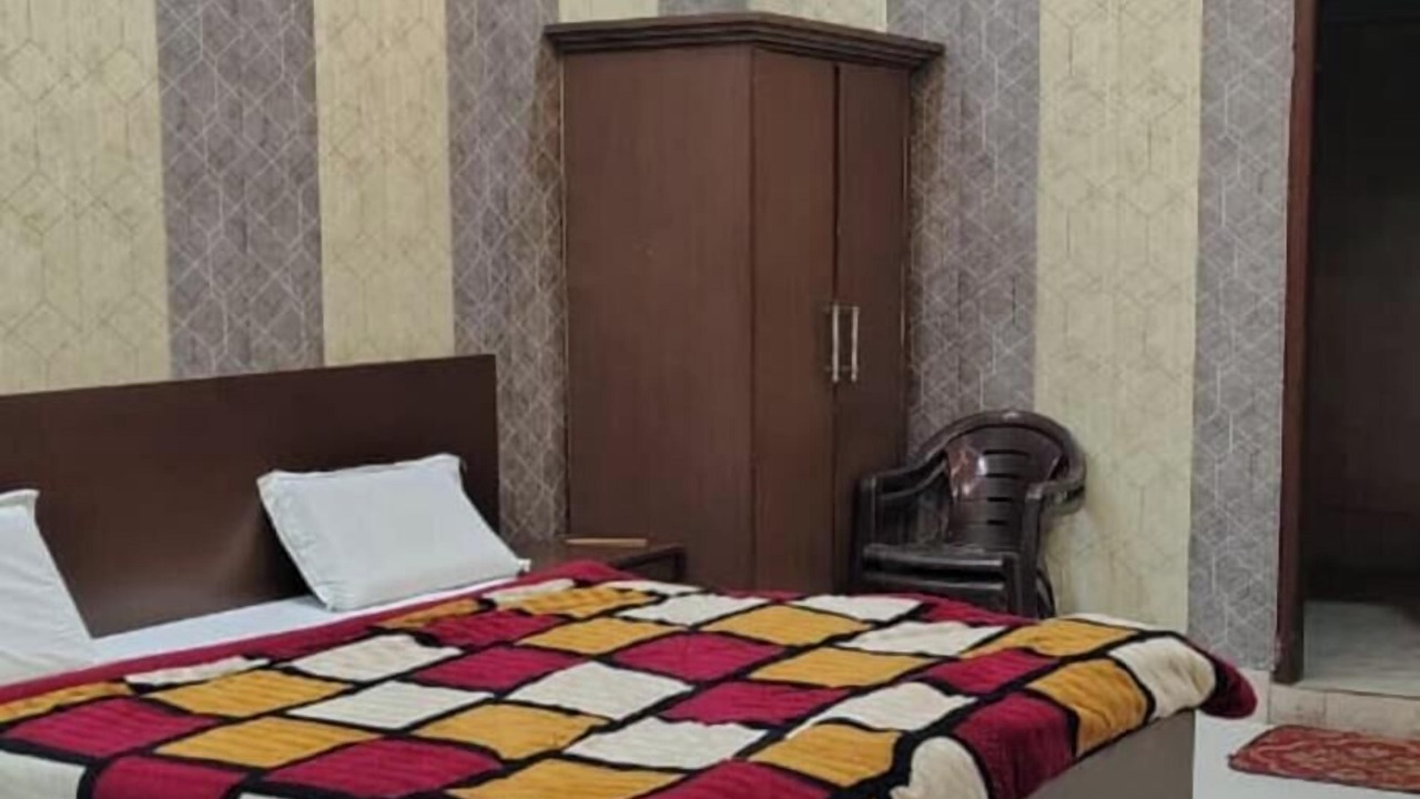 Photo of Bedroom in Mainpuri