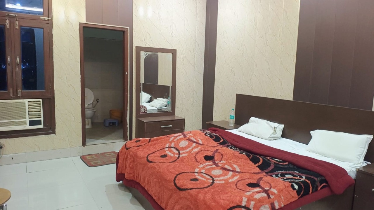 Photo of Bedroom in Mainpuri