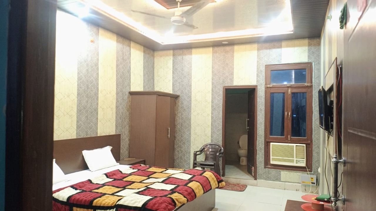 Photo of Bedroom in Mainpuri