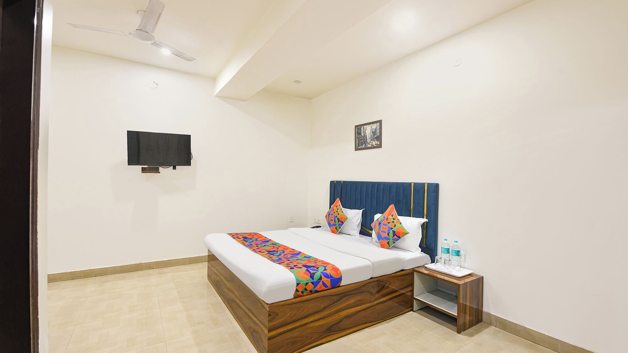 Photo of Bedroom in Karol Bagh