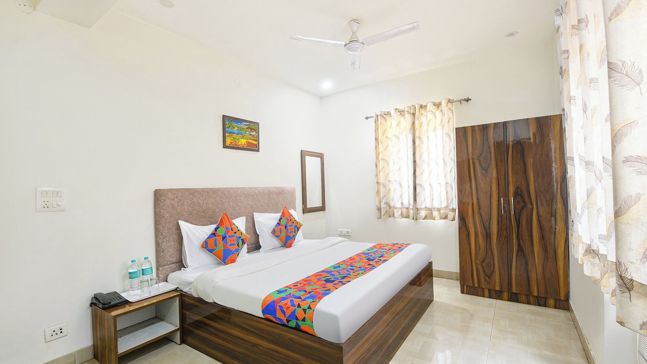 Photo of Bedroom in Karol Bagh