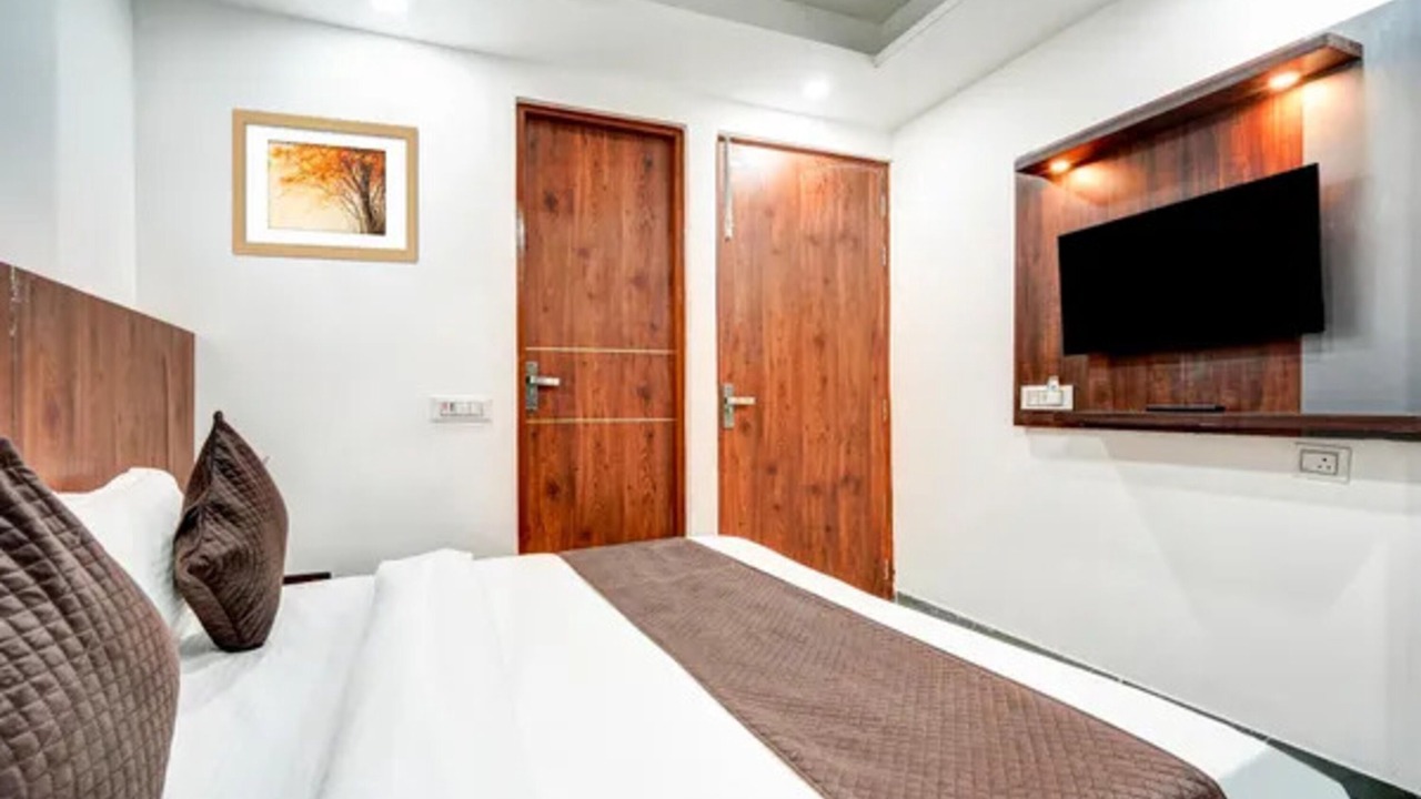 Photo of Bedroom in Mahipalpur Extension