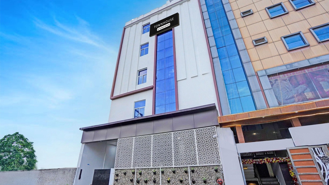 Photo of Outdoor in Aliganj