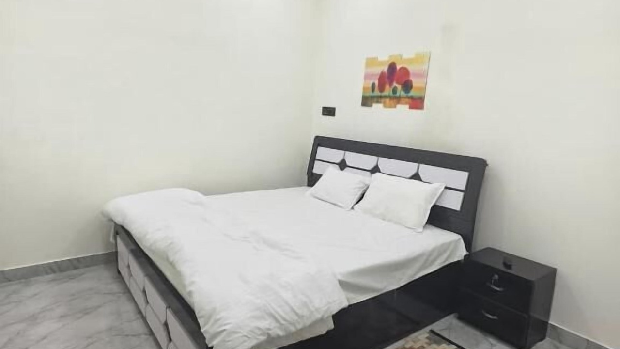 Photo of Bedroom in Mahmoorganj