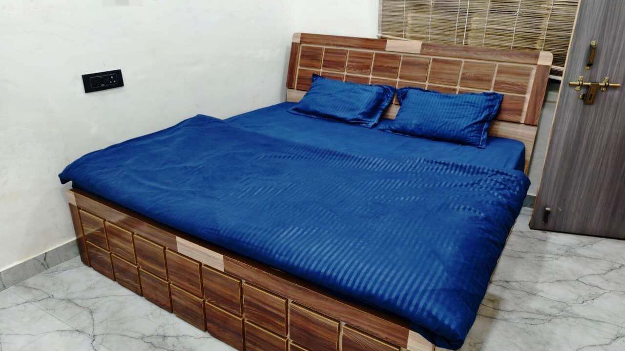 Photo of Bedroom in Mahmoorganj
