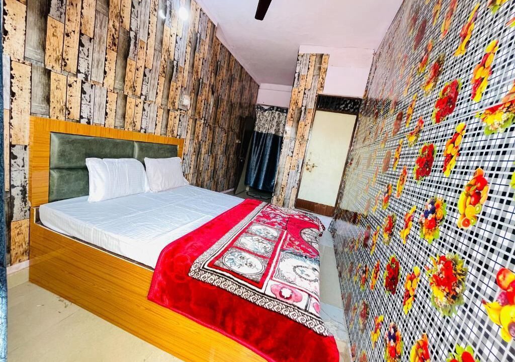 Photo of Bedroom in Taj Ganj