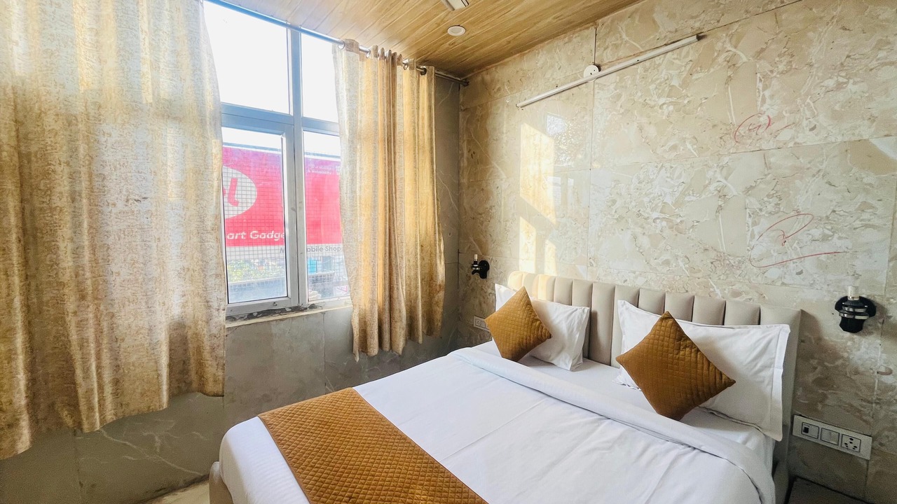 Photo of Bedroom in Kalkaji