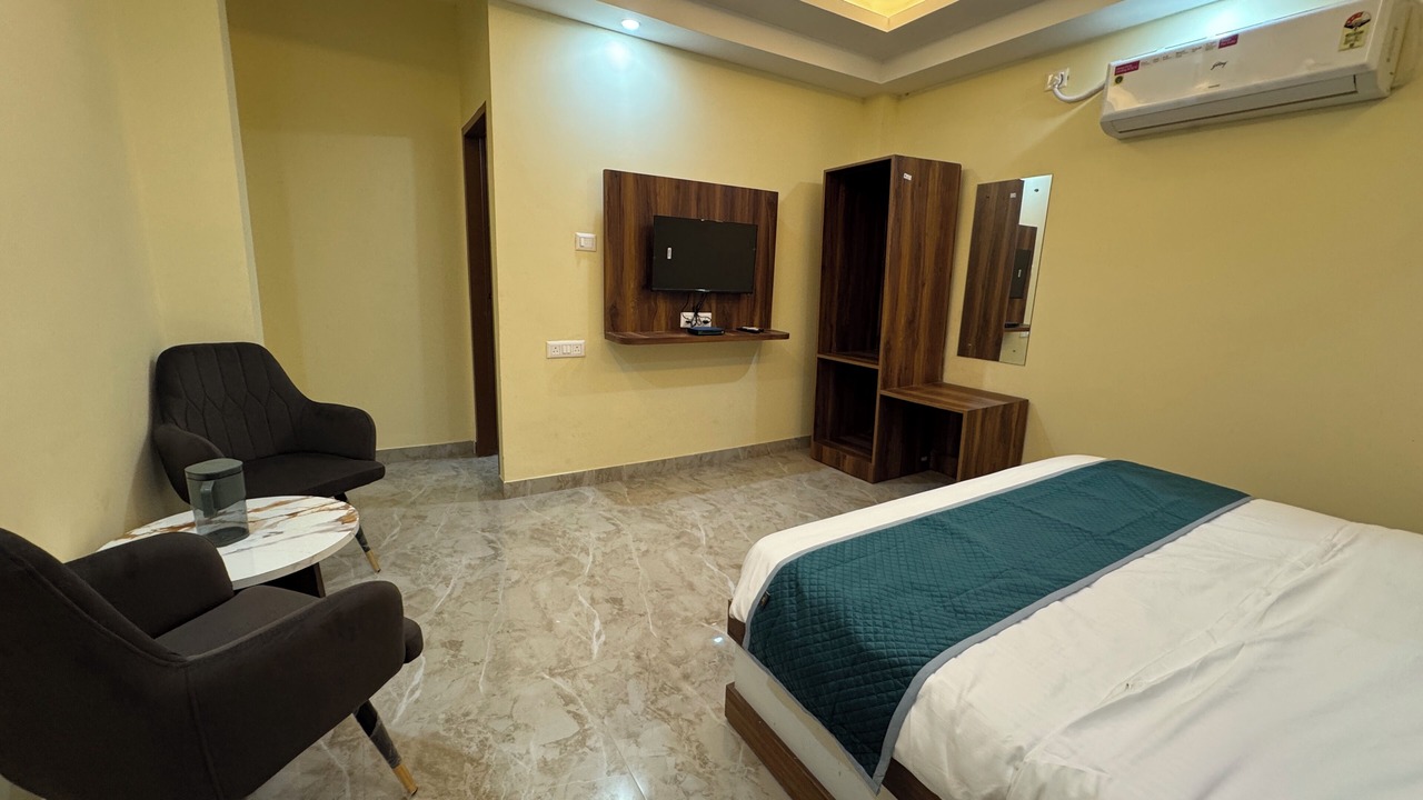 Photo of Bedroom in Mayapur