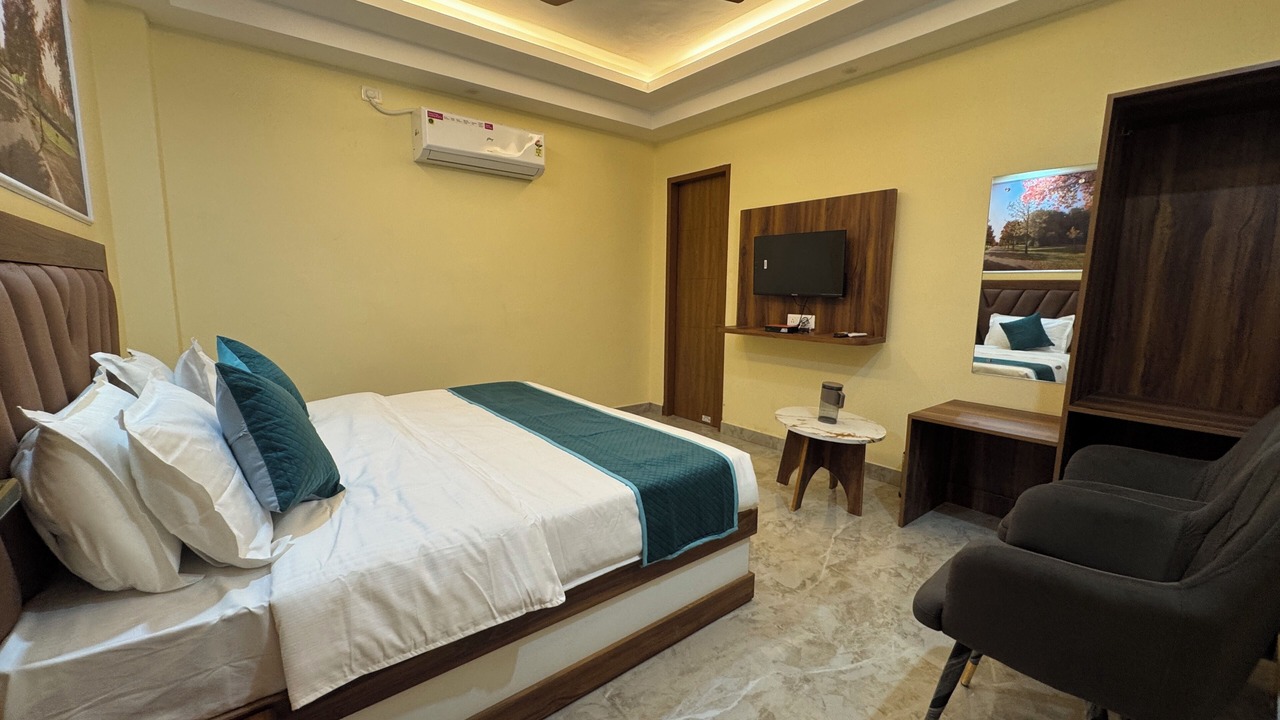 Photo of Bedroom in Mayapur